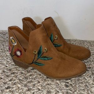 indigo rd. Embroidered floral chanted ankle booties with cutout